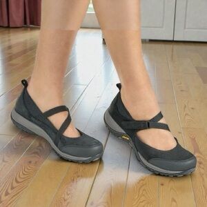 DANSKO Primrose MaryJanes Women’s 10 1/2 | Black Burnished Suede Mary Jane’s